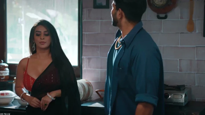 ankhiyon se goli maare ullu screenshot